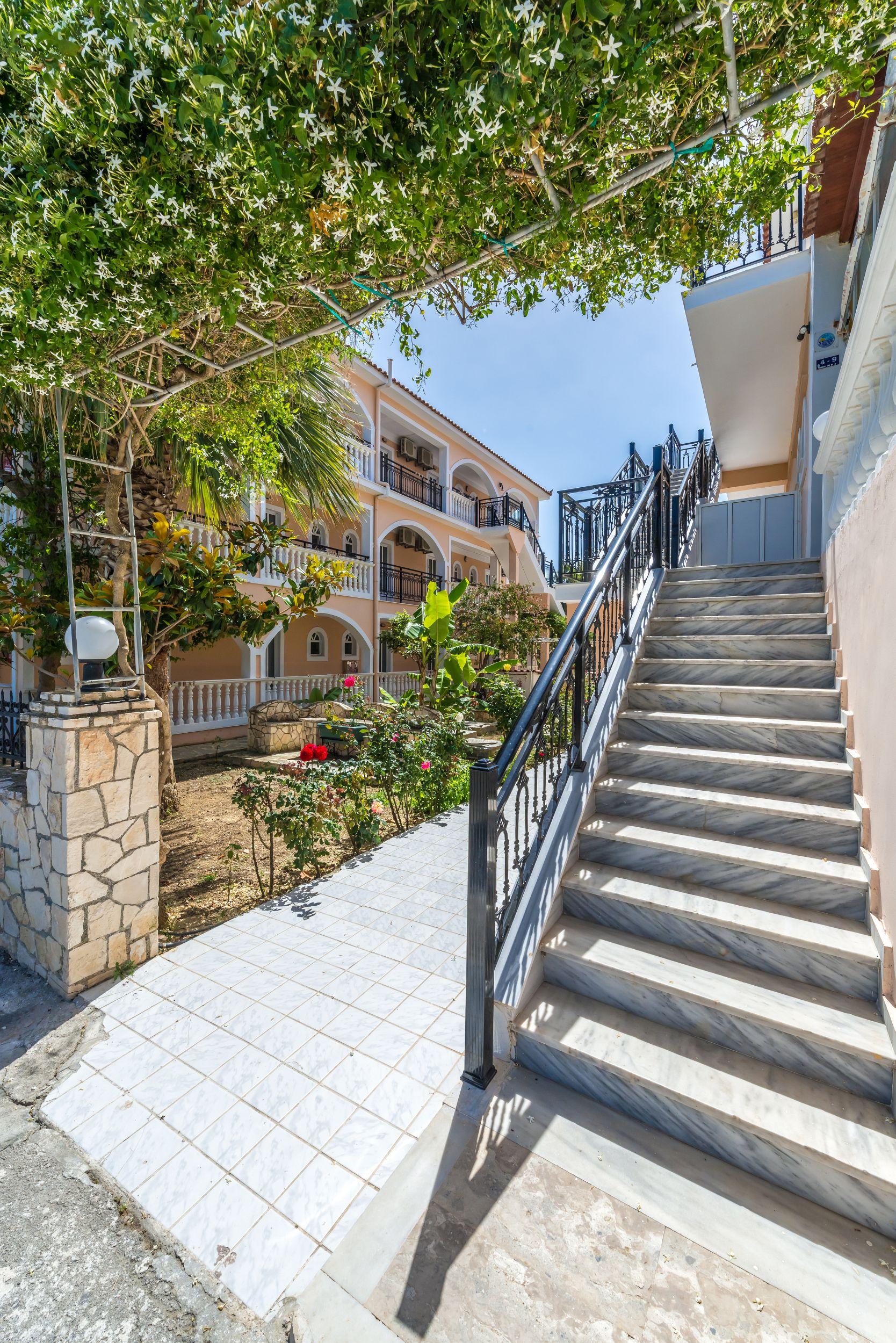 Athina Apartments Zakynthos Town Exterior photo